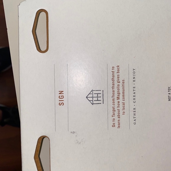 NEW Heart&Home Magnolia LOVE Pink White Metal Sign - Picture 2 of 3